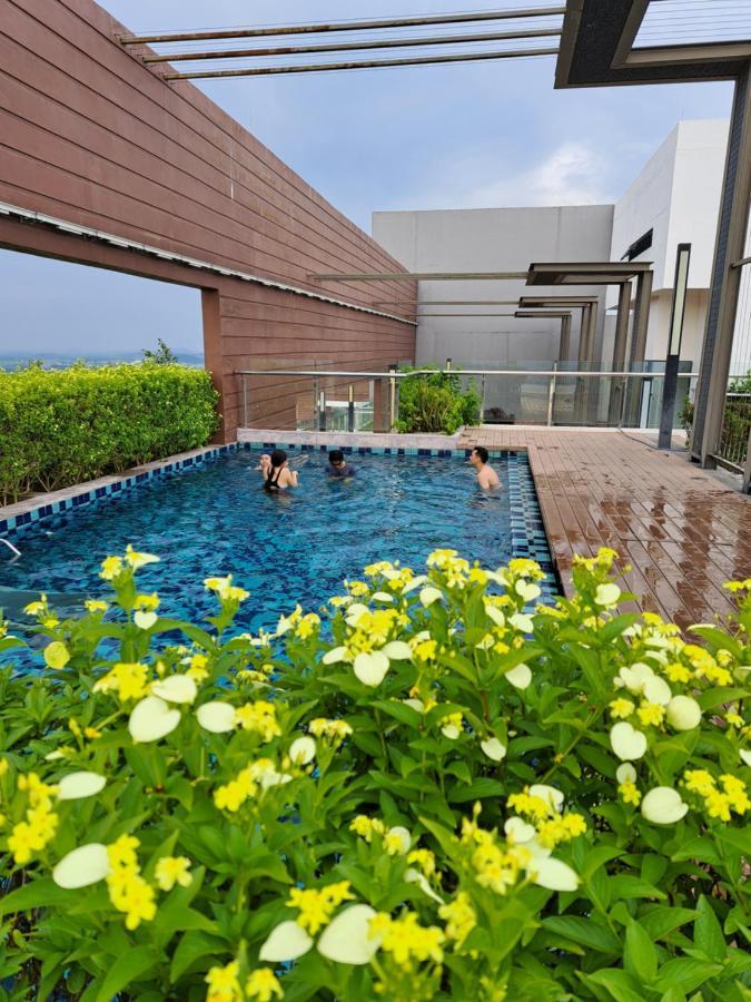 Woodsbury Suites Ikea House Butterworth Penang Exterior photo